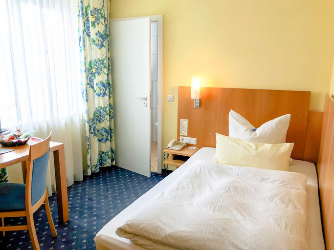 Bedroom 2, Hotel Möhringer Hof, Stuttgart