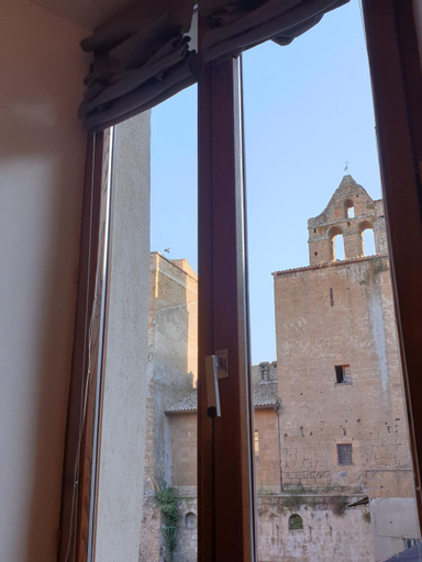 Others 2, Appartamento Mia, Terni