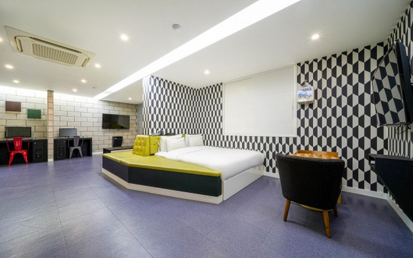 Bedroom 8