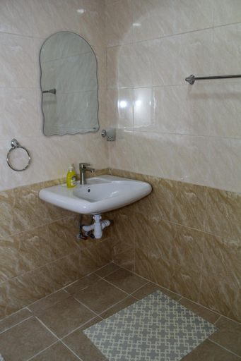 Bathroom 3, Bee Lucky Hostel and Tours, Yerevan