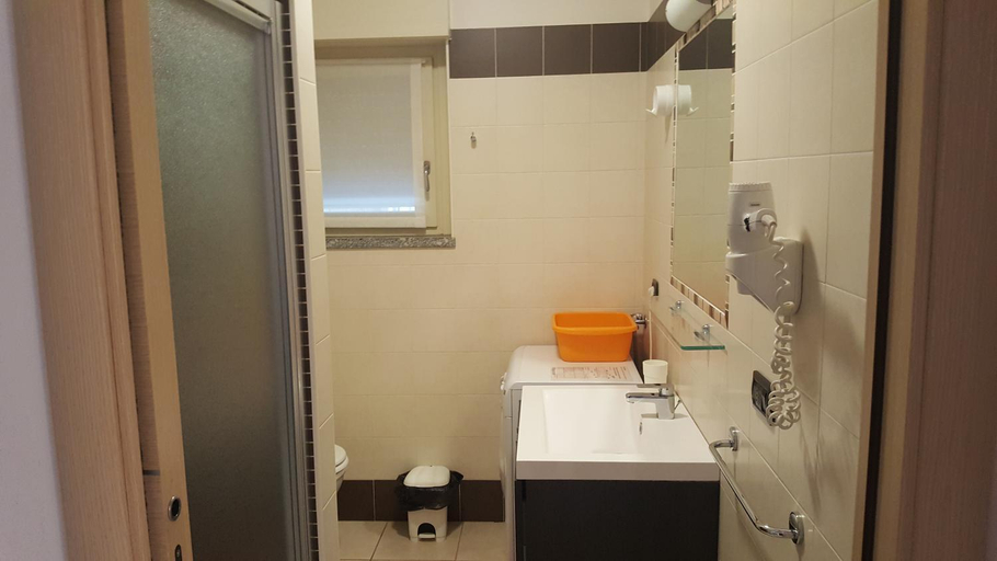Bathroom 17