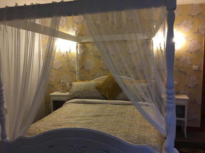 Bedroom 3, Le Jardin de Rose 24 FEUILLEBERT Romagne 86700, Vienne