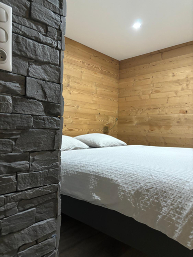 Bedroom 2, Chalets du Bouchot & Jacuzzi privatif proximite Gerardmer & La Bresse, Vosges