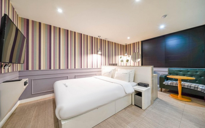 Bedroom 8
