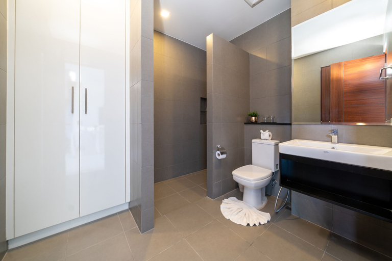 Bathroom 4, Nai Harn Suite near Beach UTN D502, Pulau Phuket