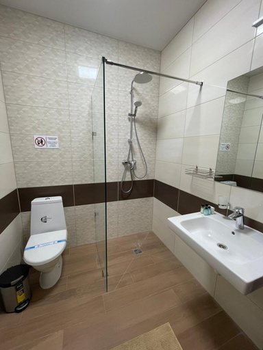 Bathroom 2, Hotel Merry Club, Vinnyts'ka