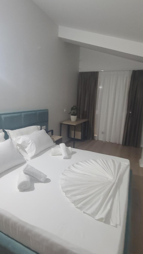 Others 2, Hotel Noel, Vlorës