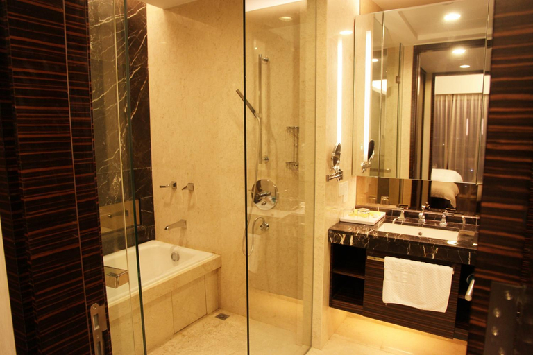 Bathroom 11