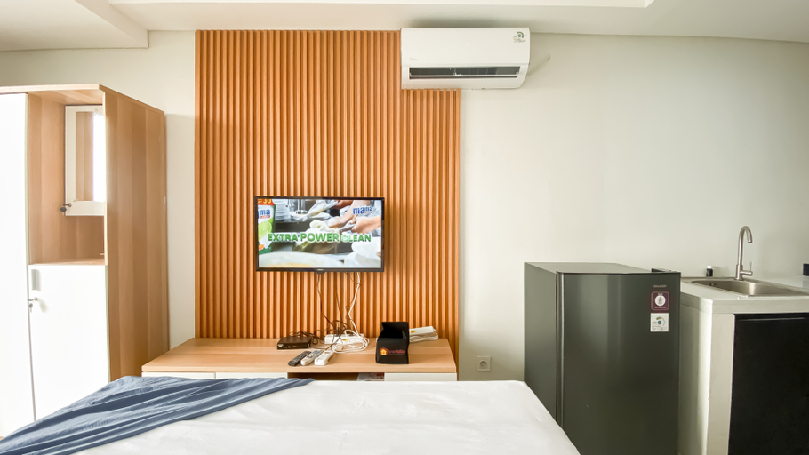Bedroom 4, Modern and Comfy Studio at Daan Mogot City Apartment By Travelio, West Jakarta