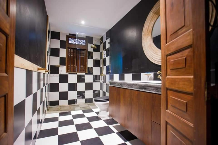 Bathroom 5, Hailsham Bungalow, Kaduwela