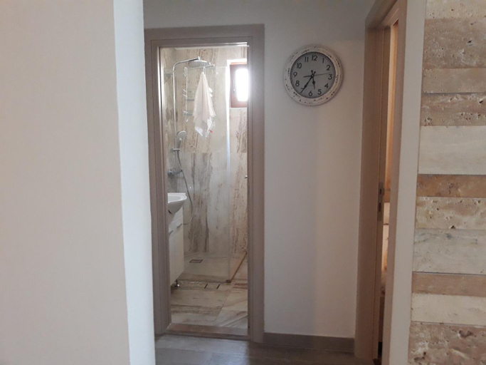 Others 4, APARTMAN PAVLE