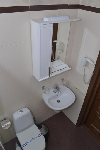 Others 5, Zolota Forel Hotel, Skolivs'kyi