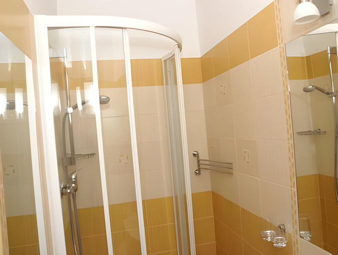 Bathroom 2, Dolina Sarenek, Sejny