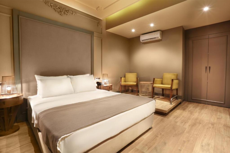 Bedroom 2, Taksim Premium Hotel, Beyoğlu