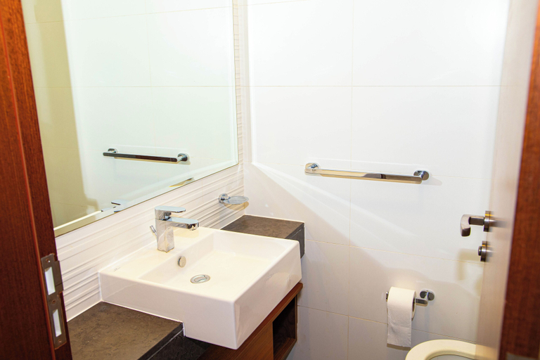Bathroom 2, Bloomfields Cozy 1BR in Gate Tower, Abu Dhabi City