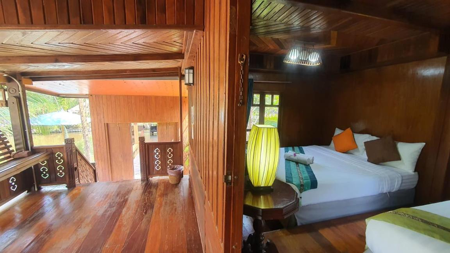 Bedroom 16