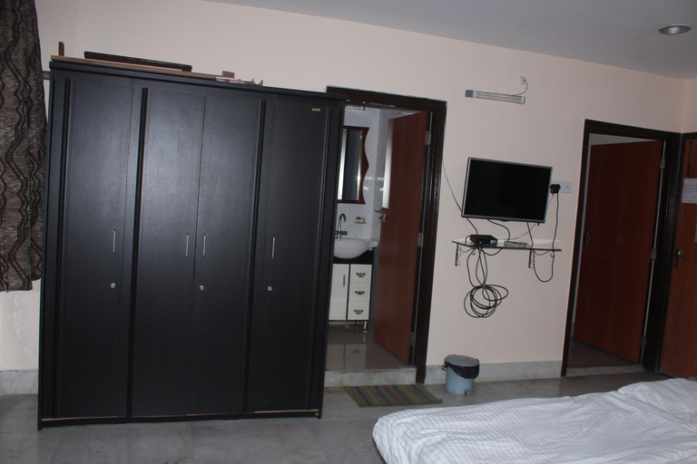 Others 3, Service Apartments Park Street, Kolkata