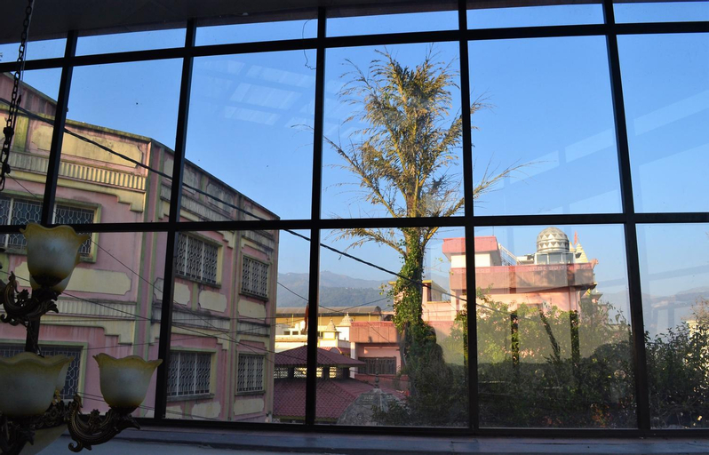 Exterior & Views