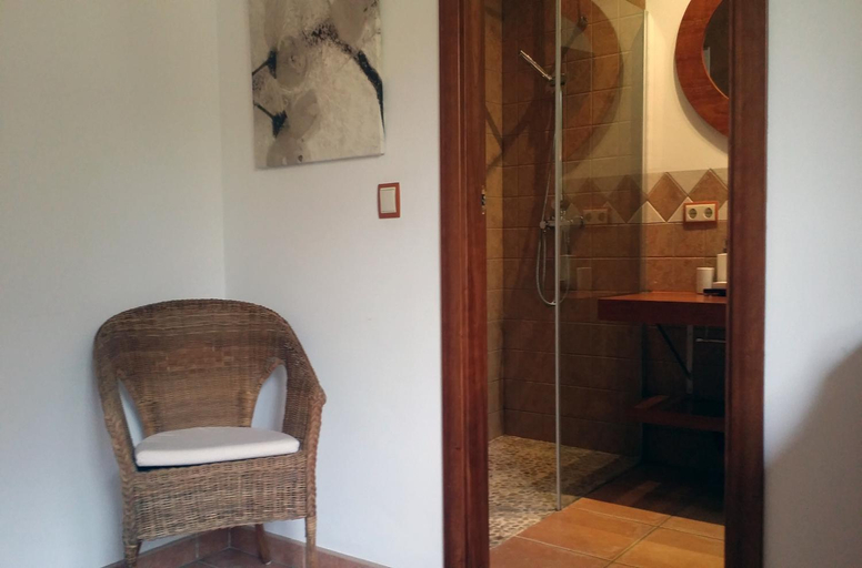 Others 5, Villa Correfoc, Baleares