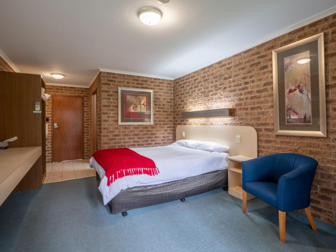 Others 4, Eildon Parkview Motor Inn Room 12, Murrindindi - East