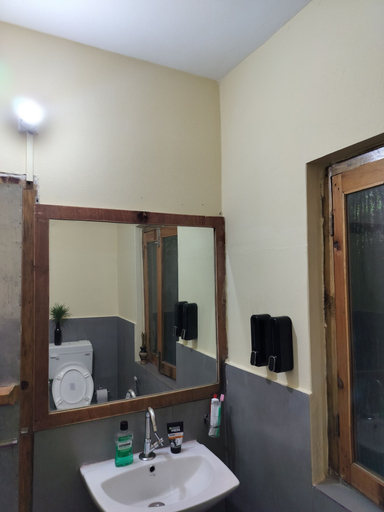 Bathroom 3, Simba Jungle Lodge, Binsar Wildlife Sanctuary, Bageshwar