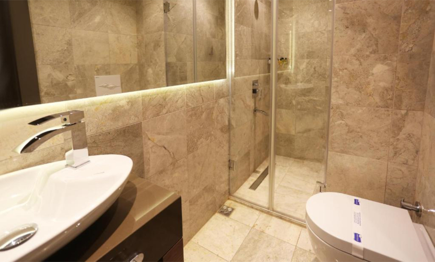 Bathroom 5, Taksim Premium Hotel, Beyoğlu