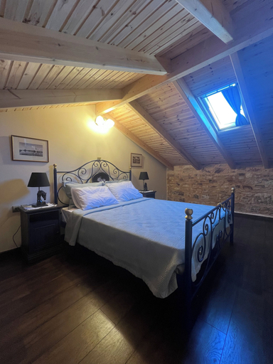 Bedroom 2, Pietra Rossa, North Aegean