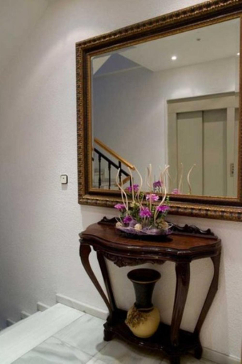 Others 4, Hostal Colon, Madrid