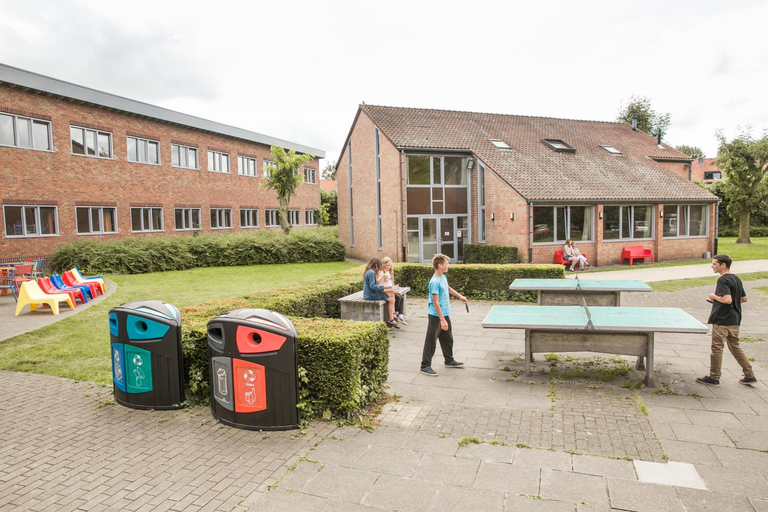 Others 5, Hostel Europa, West-Vlaanderen