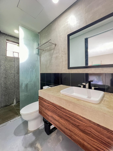 Bathroom 2, Siargao Bed and Brew, General Luna