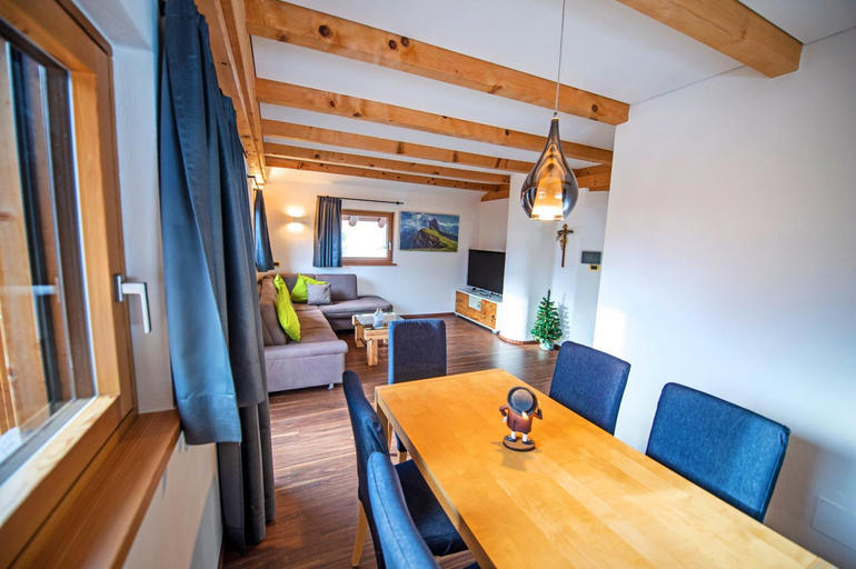 Others 4, Chalet Aghel, Bolzano