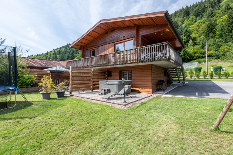 Exterior & Views 1, Chalets du Bouchot & Jacuzzi privatif proximite Gerardmer & La Bresse, Vosges