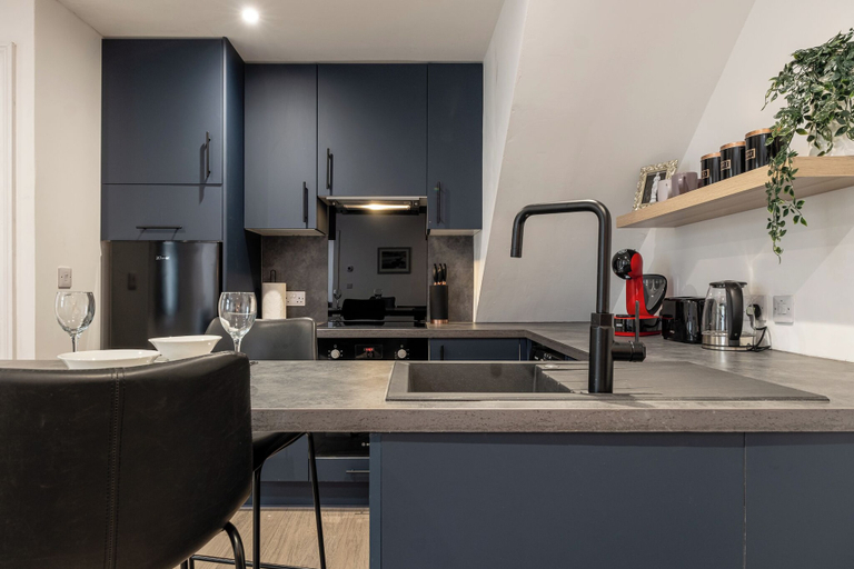 Others 5, Gorgeous 1 BD in Central Cheltenham, Gloucestershire