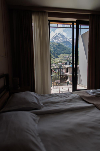 Bedroom 2, ALOFT, Kazbegi