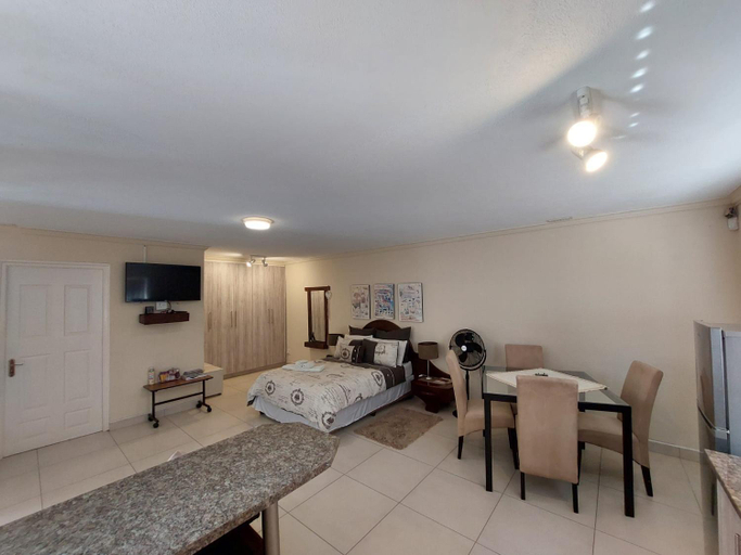 Others 4, Lyn's Self Catering, Swakopmund