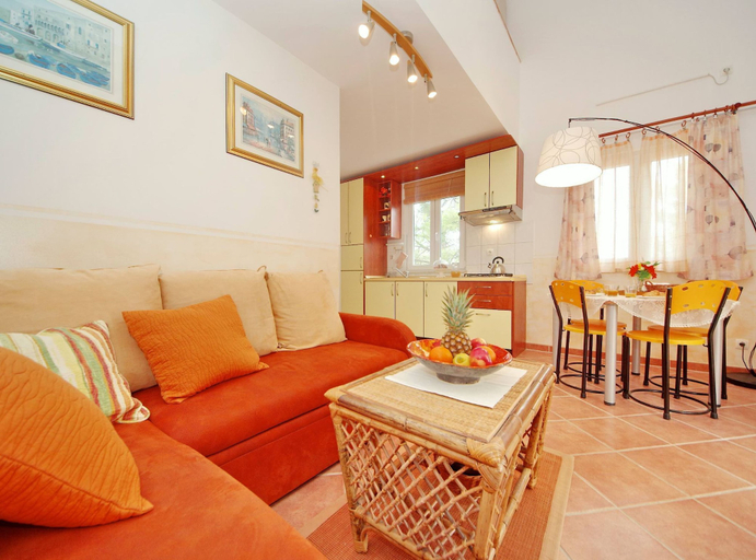 Others 4, Seafront Apartments Deveron, Jelsa