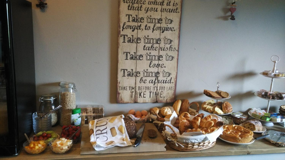 Food & Drinks