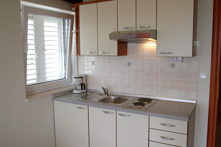 Others 5, Apartment & Room Angerona, Seget
