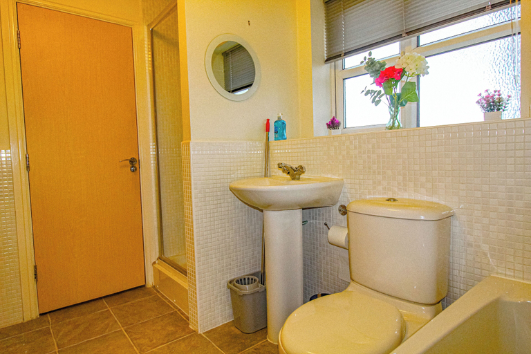 Bathroom 3, Ripley House by Smart Corporate Stays, Derbyshire