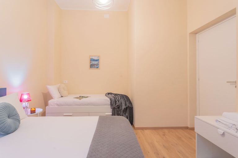 Bedroom 2, Simar Apartments nearby Como S.G. Train Station by Rent all Como, Como