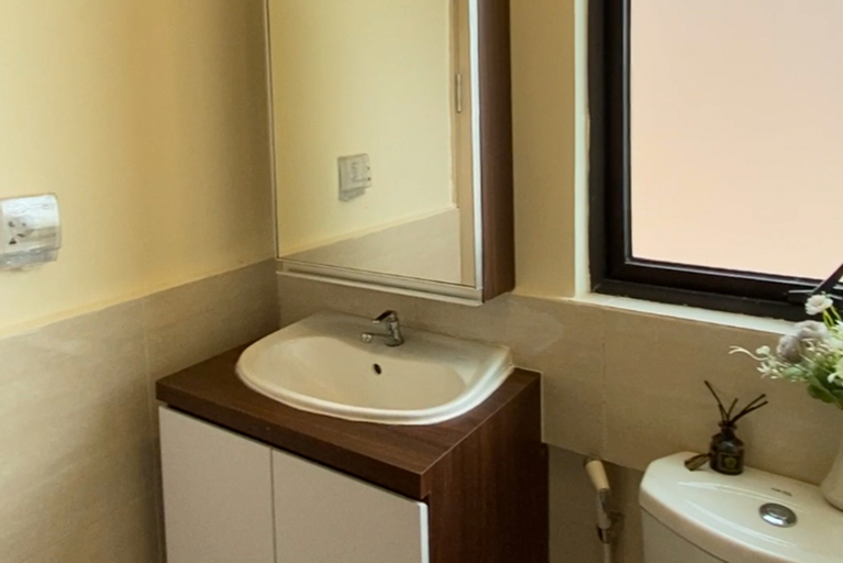 Bathroom 22