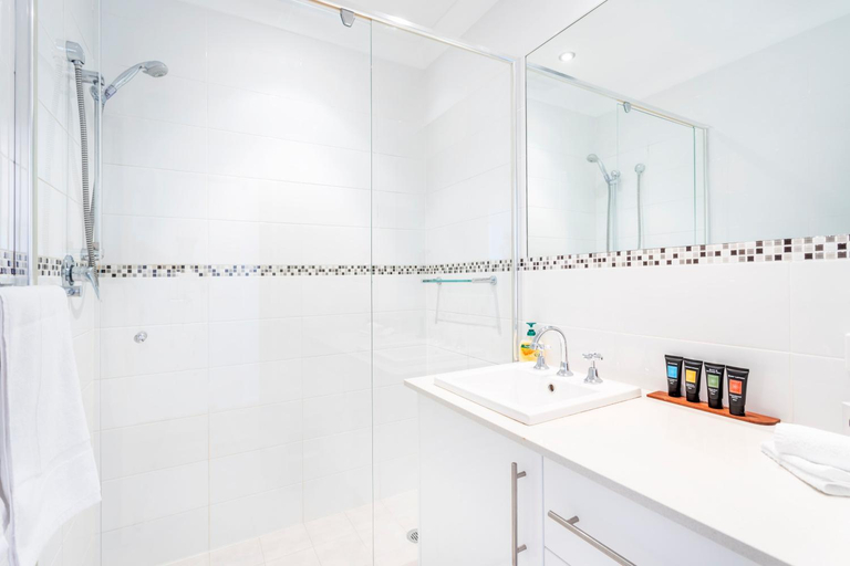 Bedroom 2, Scarborough Beachlife Apartment - Executive Escapes, Stirling