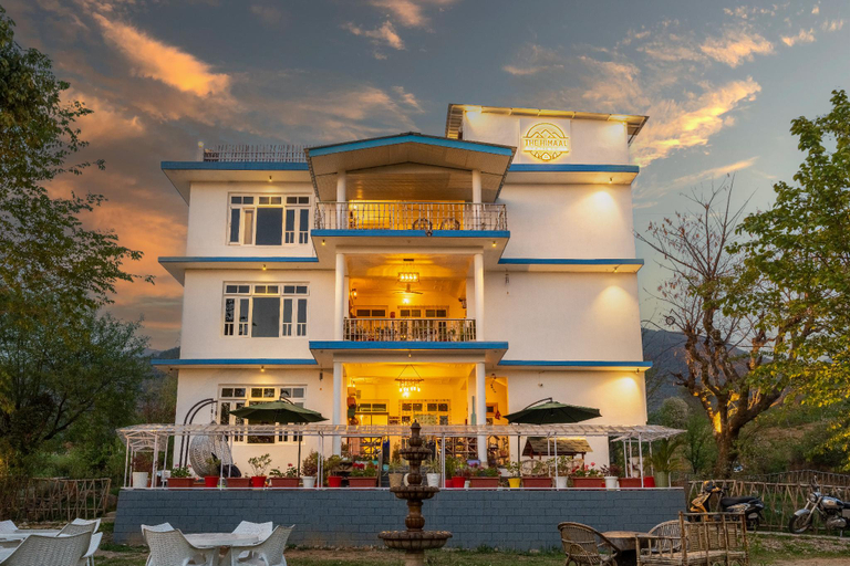 Exterior & Views
