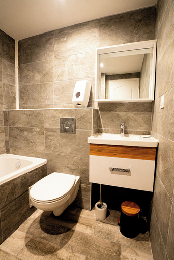 Bathroom 5, BREEZE HOTEL, Pas-de-Calais