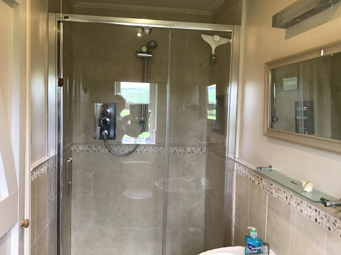 Bathroom 3, Yorecroft, North Yorkshire