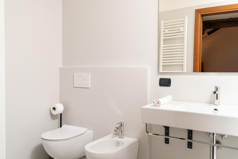 Bathroom 2, Gustificio, Padua