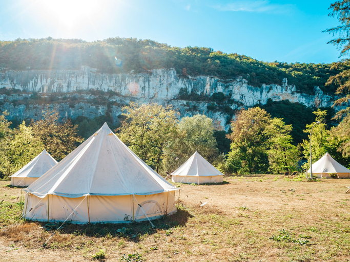 Front of property 4, Lodging Nature Camp Vallée de Dordogne, Lot
