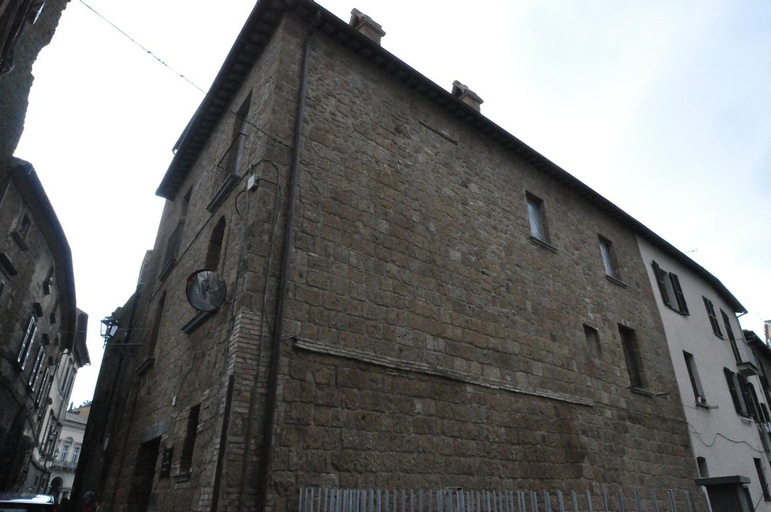Others 4, Appartamento Mia, Terni