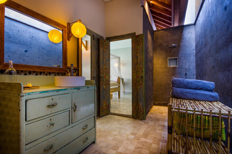 Others 4, 3 BDRMS private VILLA - Bingin Beach, Badung