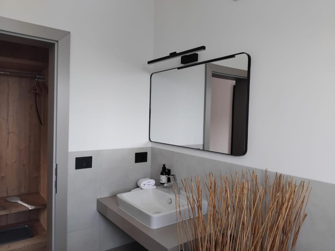 Bathroom 2, Biogasthaus Plonerhof "sweet Dolomites view", Bolzano